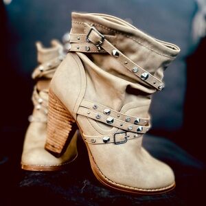 "Not Rated" Swazy Taupe/Beige Cowboy Booties 7.5